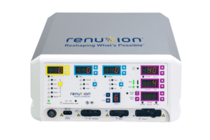 Imagem mostrando o console do Renuvion, que utilizamos para retração de pele em Catalão