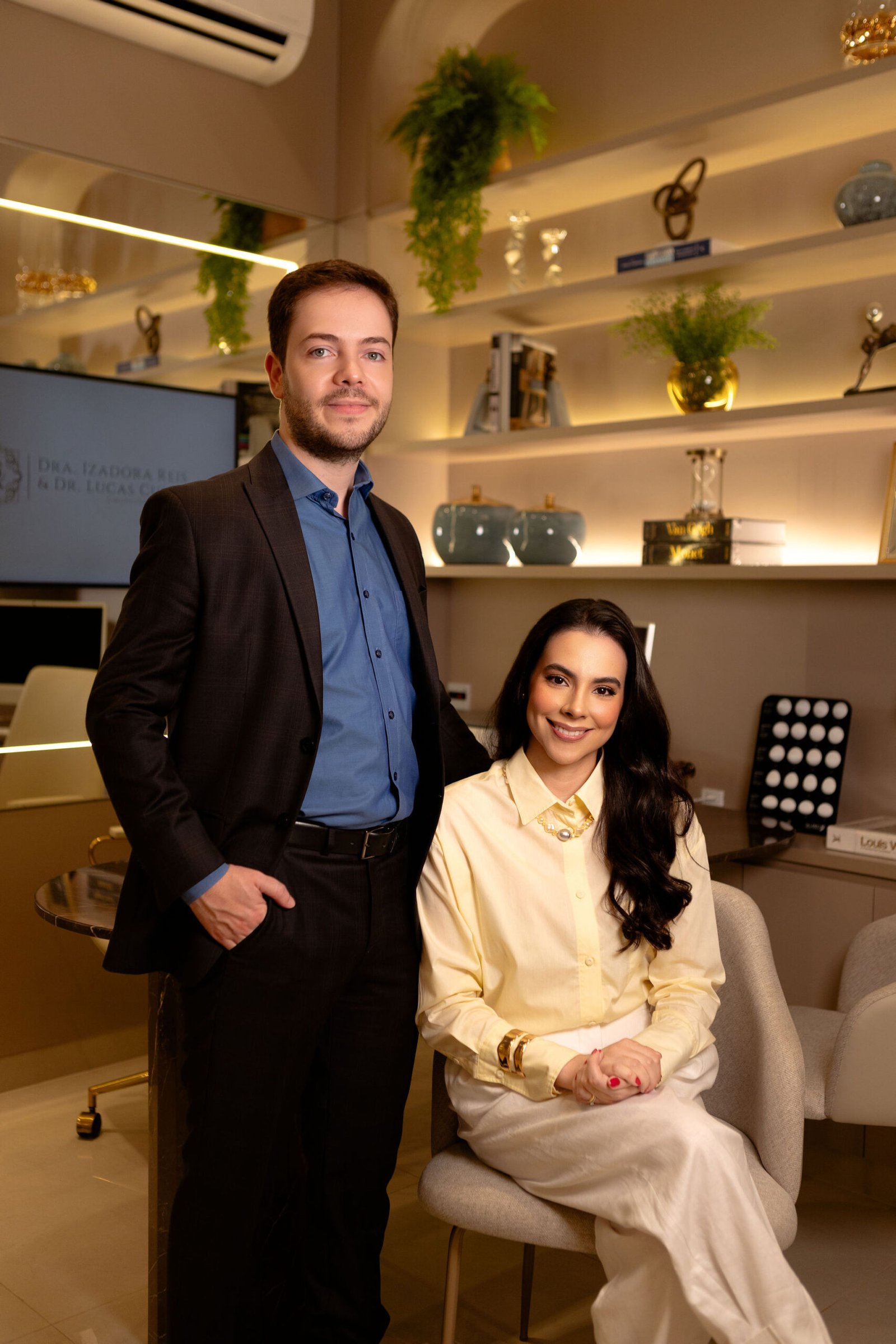Dra. Izadora Reis e Dr. Lucas Cunha, cirurgiões plásticos em Catalão